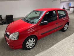 Rot Gebraucht 2011 Renault Clio II Authentique Limousine | 2.790 € (Fairer Preis)
