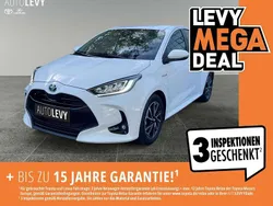 Weiß Gebraucht 2021 Toyota Yaris Hybrid Kleinwagen | 18.990 € (Fairer Preis)