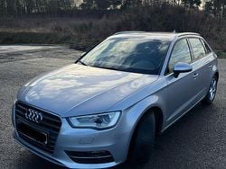 Silber Gebraucht 2015 Audi A3 Attraction Limousine | 9.950 € (Guter Preis)