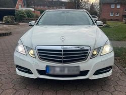 Weiß Gebraucht 2012 Mercedes E250 Limousine | 16.000 € (Teuer)