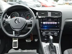 Tornadorot Gebraucht 2018 VW Golf VII Join Limousine | 18.890 € (Guter Preis)