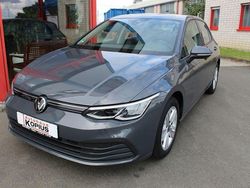 Grau Gebraucht 2024 VW Golf VIII Life Limousine | 18.995 € (Guter Preis)