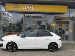 Jade weiss/arktis weiss Gebraucht 2023 Opel Astra GSe Limousine | 31.950 € (Teuer)