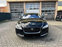 Schwarz Gebraucht 2015 Jaguar XF Prestige Limousine | 9.490 €