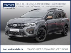 Dolomitgrau (grau) Gebraucht 2025 Dacia Jogger Extreme Van / Kleinbus | 24.340 € (Etwas zu teuer)