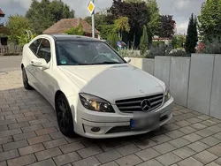 Weiß Gebraucht 2007 Mercedes CLC230 Kleinwagen | 3.990 €