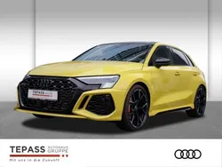 Gelb Gebraucht 2024 Audi RS3 Sportback Ambiente Kleinwagen | 65.280 € (Fairer Preis)