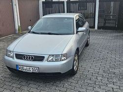Silber Gebraucht 2000 Audi A3 Ambition Limousine | 1.850 € (Etwas zu teuer)