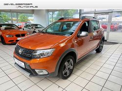 Orange Gebraucht 2017 Dacia Sandero Celebration Kleinwagen | 9.980 € (Fairer Preis)