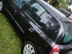 Schwarz Gebraucht 2004 Renault Clio II Kleinwagen | 1.500 €