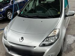 Silber Gebraucht 2011 Renault Clio II Expression Kleinwagen | 4.000 € (Etwas zu teuer)