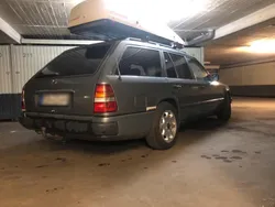 Grau Gebraucht 1987 Mercedes E250 Kombi | 2.900 €