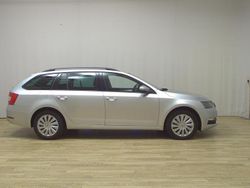 Silber Gebraucht 2020 Skoda Octavia Ambition Kombi | 10.950 € (Superpreis)