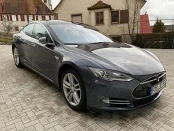Grau Gebraucht 2014 Tesla Model S Limousine | 18.700 € (Fairer Preis)
