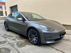 Grau Gebraucht 2021 Tesla Model 3 Performance Limousine | 34.100 € (Etwas zu teuer)