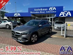 Mountaingraumetallic Gebraucht 2023 Mercedes GLA200 Progressive SUV | 41.990 € (Fairer Preis)