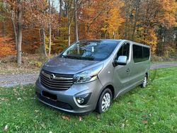 Grau Gebraucht 2016 Opel Vivaro Van | 16.499 €