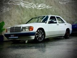 Weiß Gebraucht 1989 Mercedes 190 Limousine | 3.999 €