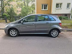 Grau Gebraucht 2011 Mercedes B200 Van / Kleinbus | 6.800 € (Etwas zu teuer)