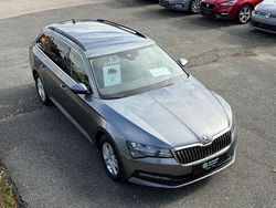 Graphite grau metallic Gebraucht 2023 Skoda Superb Kombi | 19.900 €