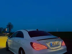 Weiß Gebraucht 2015 Mercedes CLA180 AMG line Limousine | 16.250 € (Guter Preis)