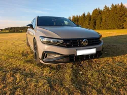 Grau Gebraucht 2020 VW Passat R-line Edition Kombi | 33.990 €
