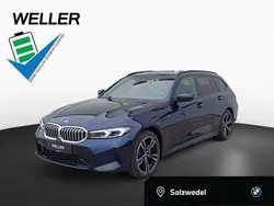 Tansanitblau (blau) Gebraucht 2024 BMW 330e M Sport Kombi | 40.300 € (Superpreis)