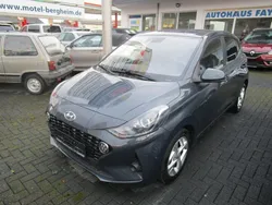 Grau Gebraucht 2021 Hyundai i10 Edition 30 Kleinwagen | 10.990 € (Fairer Preis)