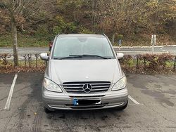 Grau Gebraucht 2010 Mercedes Viano Van / Kleinbus | 11.000 € (Fairer Preis)