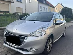 Silber Gebraucht 2012 Peugeot 208 Kleinwagen | 5.000 € (Fairer Preis)