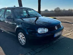 Schwarz Gebraucht 2002 VW Golf IV Limousine | 2.250 € (Fairer Preis)