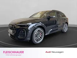 Mythosschwarz metallic Neu 2025 Audi SQ5 Advanced SUV | 102.180 €