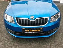 Blau Gebraucht 2014 Skoda Octavia Kombi | 7.900 € (Guter Preis)