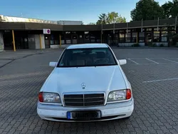 Weiß Gebraucht 1996 Mercedes C180 Elegance Limousine | 4.499 € (Fairer Preis)