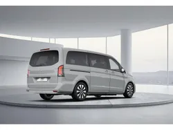 Grau Gebraucht 2024 Mercedes EQV300 Van / Kleinbus | 52.590 € (Etwas zu teuer)