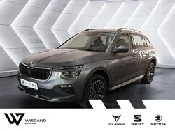 Grau (grau / graphitgrau) Neu 2025 Skoda Kamiq Selection SUV | 27.390 € (Etwas zu teuer)