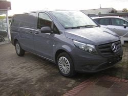 Grau Gebraucht 2023 Mercedes Vito Van | 21.950 € (Guter Preis)