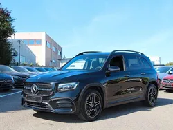 Kosmosschwarz metallic Gebraucht 2024 Mercedes GLB200 AMG Line Premium SUV | 49.590 €