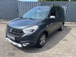 Grau Gebraucht 2019 Dacia Dokker Stepway Van | 15.980 € (Teuer)