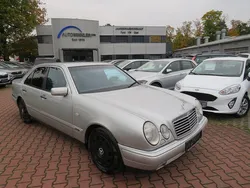 Silber Gebraucht 1998 Mercedes E240 Avantgarde Limousine | 4.888 € (Etwas zu teuer)