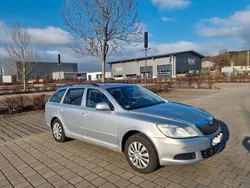 Silber Gebraucht 2011 Skoda Octavia Kombi | 2.600 € (Etwas zu teuer)