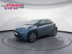 Celestite grey metallic / night sky black Gebraucht 2024 Toyota Aygo Basis Kleinwagen | 17.995 € (Etwas zu teuer)