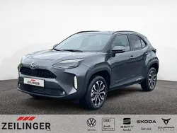 Grau Neu 2025 Toyota Yaris Cross Active SUV | 24.345 €