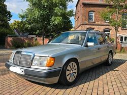 Silber Gebraucht 2025 Mercedes 200 Kombi | 8.500 €