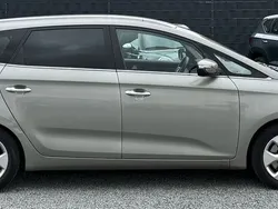 Silber Gebraucht 2013 Kia Carens Van / Kleinbus | 5.850 € (Guter Preis)
