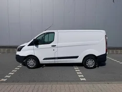 Weiß Gebraucht 2014 Ford Transit Custom Van / Kleinbus | 8.850 € (Etwas zu teuer)