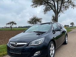 Schwarz Gebraucht 2011 Opel Astra Kombi | 3.250 € (Teuer)
