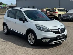 Weiß Gebraucht 2014 Renault Grand Scénic III Bose Edition Van / Kleinbus | 8.950 € (Etwas zu teuer)