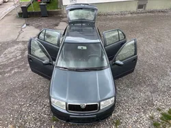 Grau Gebraucht 2005 Skoda Fabia Ambiente Kleinwagen | 1.990 € (Fairer Preis)