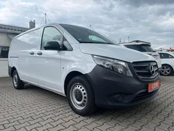 Weiß Gebraucht 2022 Mercedes Vito Van / Kleinbus | 17.800 €
